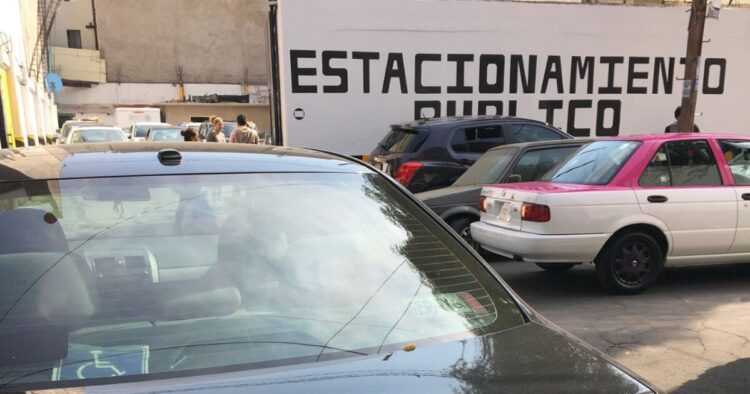 Cobros en estacionamientos resultan excesivos