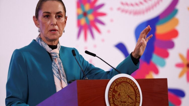 Claudia Sheinbaum y Donald Trump revelan versiones diferentes de su llamada