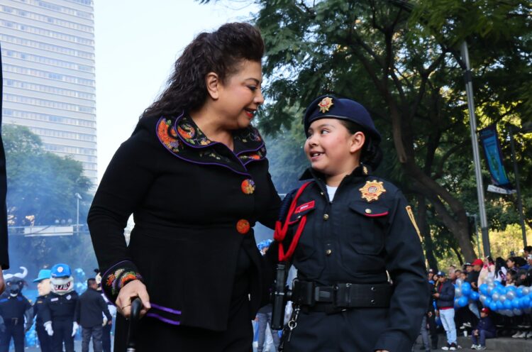 Brugada promete hospital para policías de la CDMX