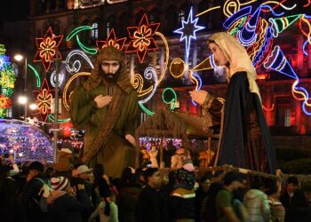 Casi dos millones de personas visitan la Verbena Navideña en el Zócalo