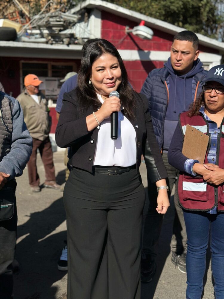 Más Apoyo para Iztacalco: Lourdes Paz dota de Vehículos a Áreas Operativas