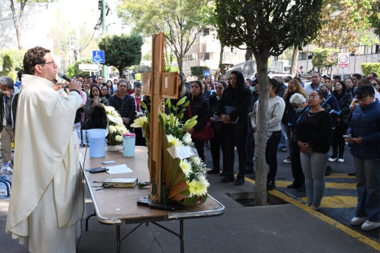 Celebran misas en memoria de cuatro trabajadores de la alcaldía Benito Juárez