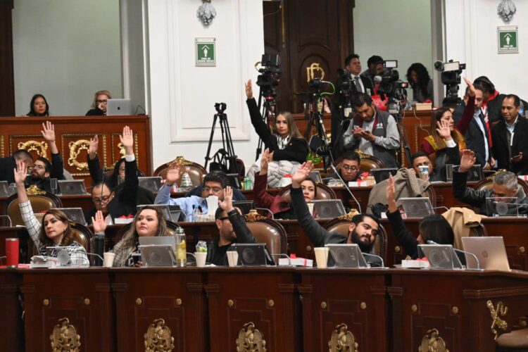 Bertha María Alcalde toma protesta como nueva Fiscal de la Ciudad