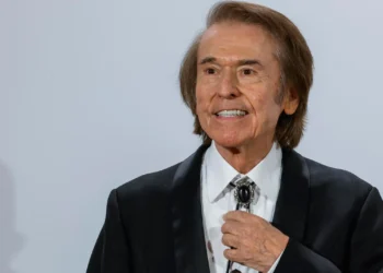 Raphael deja el hospital: Su lucha contra el linfoma cerebral sigue con esperanza