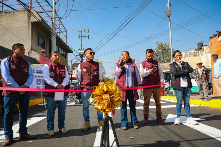 Entregan en Iztapalapa primera obra del año