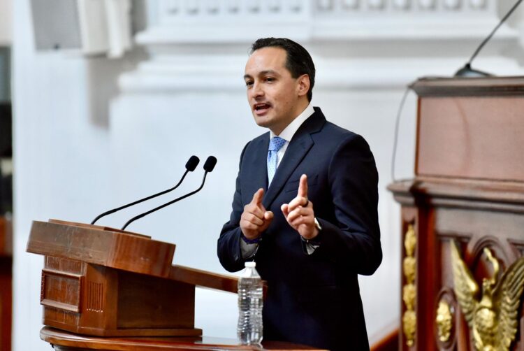 Debate sobre fiesta brava y peleas de gallos debe apegarse a la legalidad: panistas