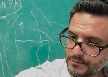 Hallan sin vida al escritor mexicano Julio Trujillo en el Reino Unido