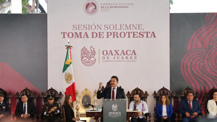 Mujeres despedidas protestan contra Salomón Jara en Oaxaca