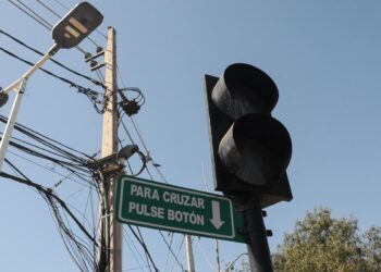 Masivo corte de luz en Chile: Boric decreta estado de excepción y toque de queda