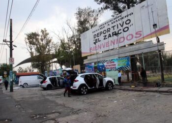 Congreso busca poner fin al negocio ilegal del lavado de autos en calles