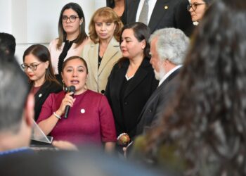 Xóchitl Bravo reconoce a constituyentes y garantiza más derechos para la capital