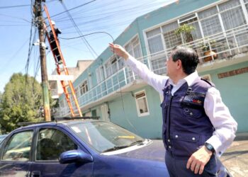 Retiran en Coyoacán 63 toneladas de cableado aéreo en desuso