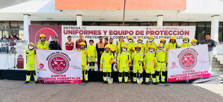 Tláhuac da banderazo a su brigada contra incendios forestales