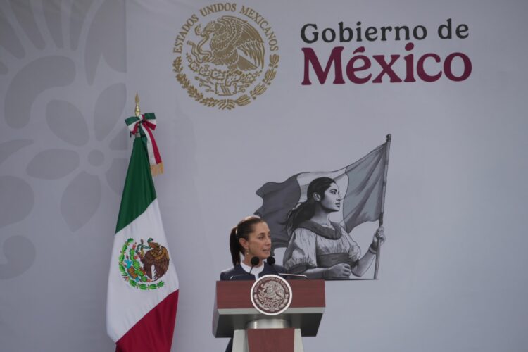 Sheinbaum ‘expulsa’ a la Suprema Corte de ceremonia de la Constitución: ‘Pedimos respeto’