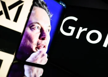 Musk presenta Grok 3, su IA «aterradoramente inteligente»