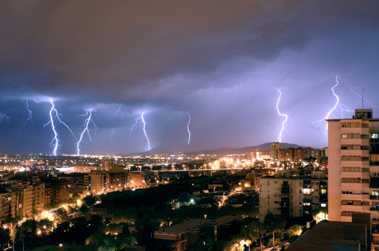 Con alertas por fuertes tormentas y vientos en varias provincias: qué dice el pronóstico del tiempo para esta semana