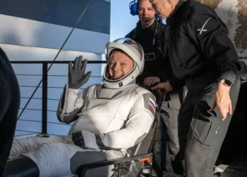 Astronautas varados en el espacio regresan a la Tierra tras 9 meses