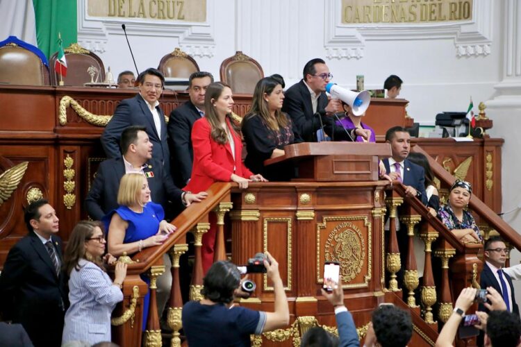 Busca Morena aprobar reformas sin los votos, denuncian panistas