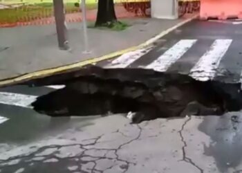 Nuevo socavón colapsa vialidad en Eje 8 Sur