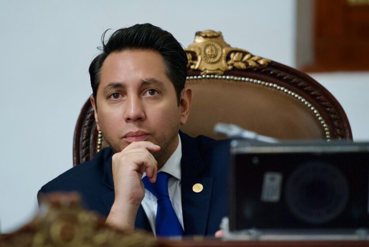 ¡Los Ojos de la Capital!