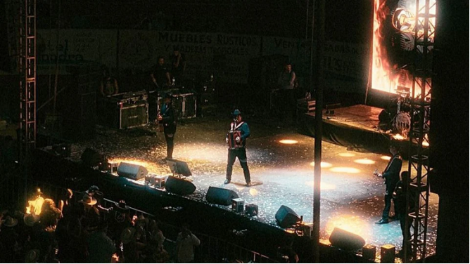 Van contra narcocorridos en escuelas y espectáculos