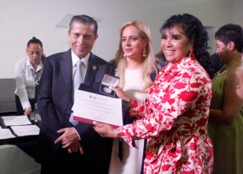 Reconocen a personal de 25 y hasta 60 años de servicio en Coyoacán