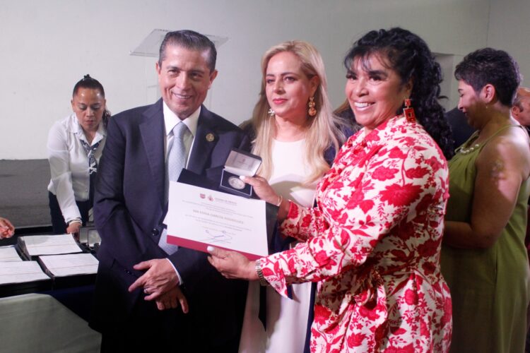 Reconocen a personal de 25 y hasta 60 años de servicio en Coyoacán