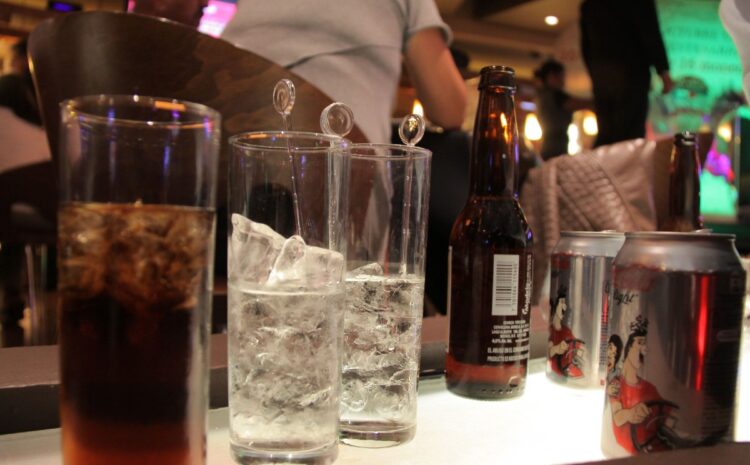 Habrá pulseras detectoras de bebidas dopadas y adulteradas