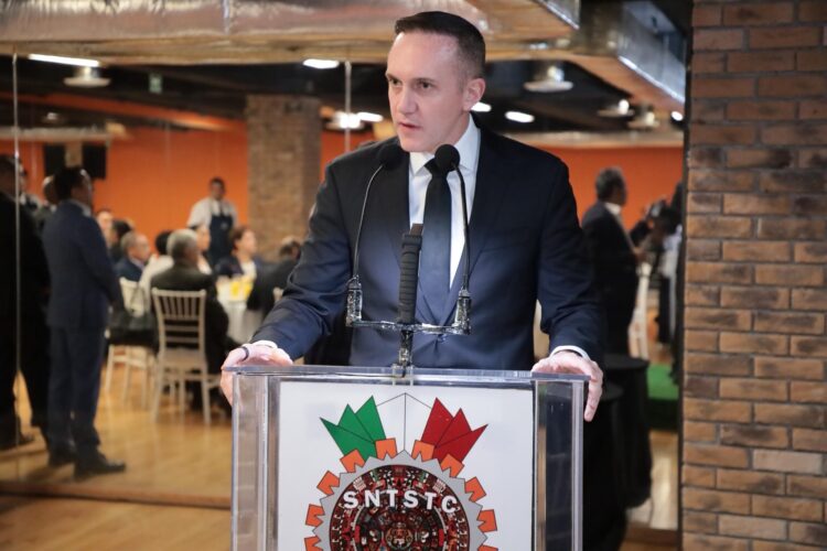 ¡Los Ojos de la Capital!