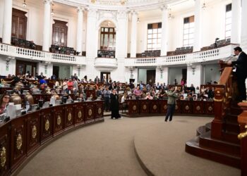 ¡Los Ojos de la Capital!