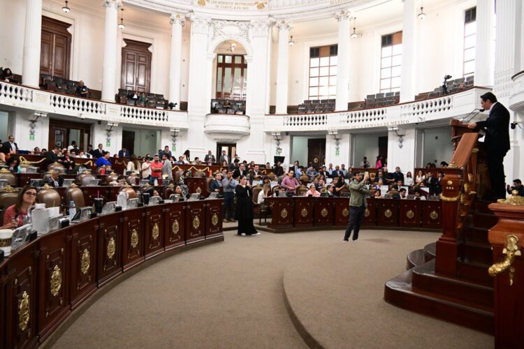 ¡Los Ojos de la Capital!