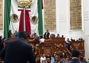 ¡Los Ojos de la Capital!