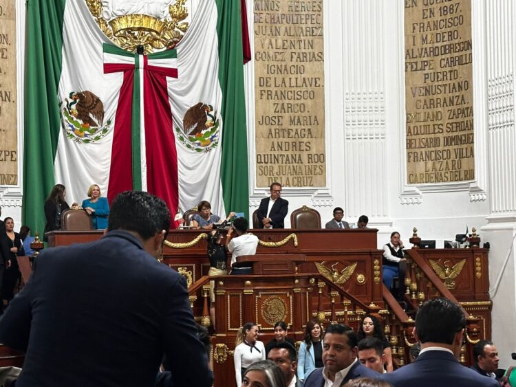 ¡Los Ojos de la Capital!