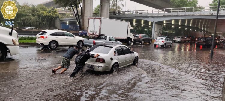 Inundaciones, encharcamientos, caída de árboles y cierre de vialidades por lluvia en CDMX