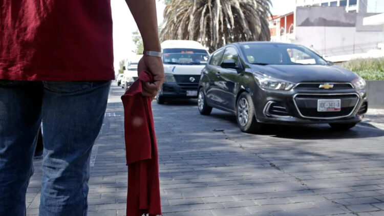 Van contra franeleros