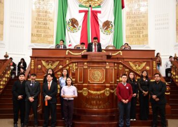 Jóvenes piden atender la operación irregular de mototaxis en Iztapalapa