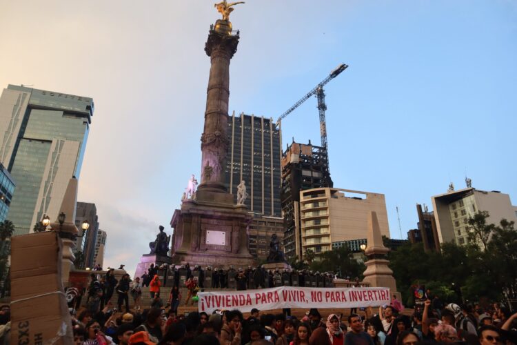 ¡Los Ojos de la Capital!