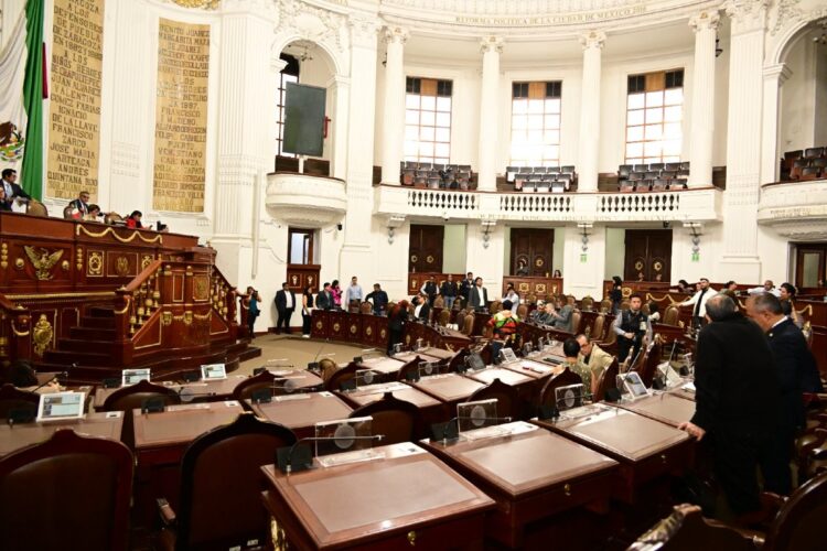 ¡Los Ojos de la Capital!