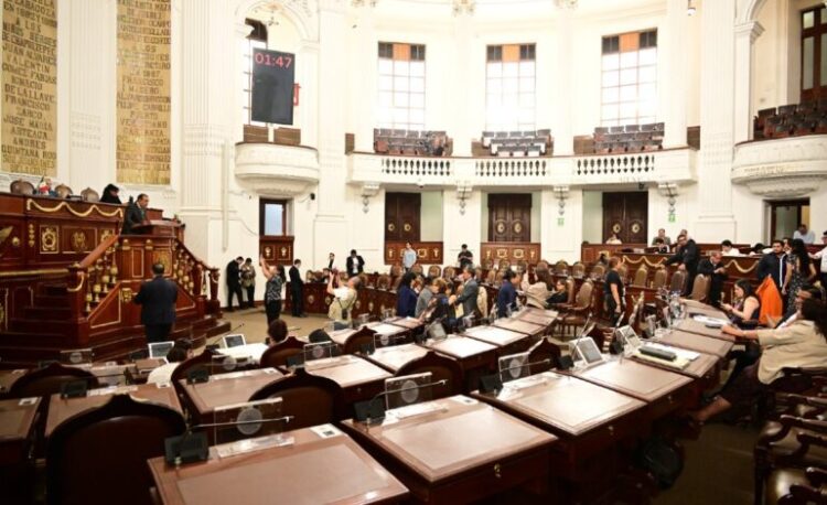 ¡Los Ojos de la Capital!