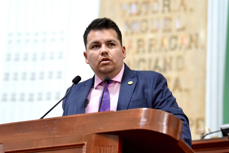 Van por iniciativas a favor de chilangos en retorno