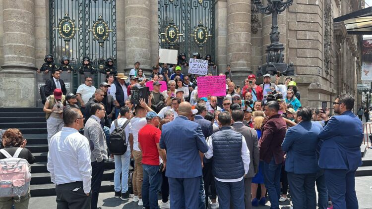 Exigen a diputados locales dejar de vender y ponerse a legislar