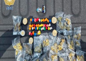 La droga la escondía en globos