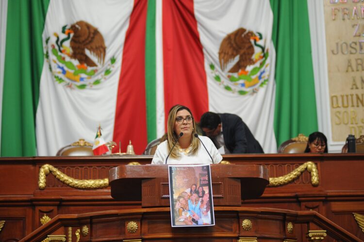 Exigen transparencia a Alessandra Rojo por presunto despilfarro en viaje a España