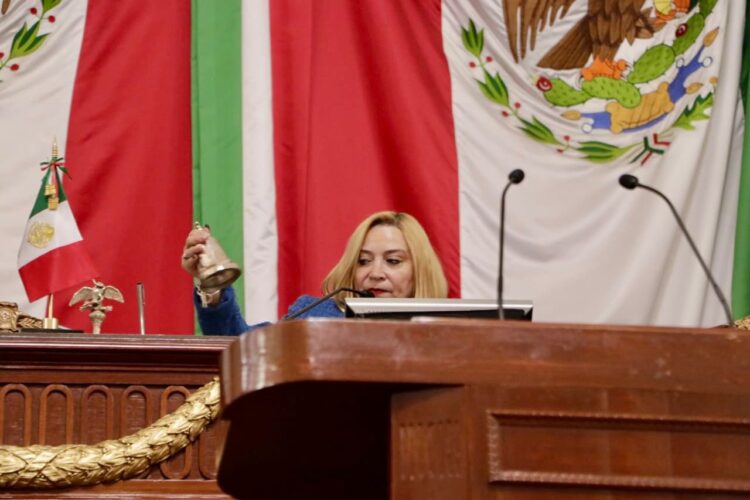 Congreso CDMX sesiona al vapor en la Permanente