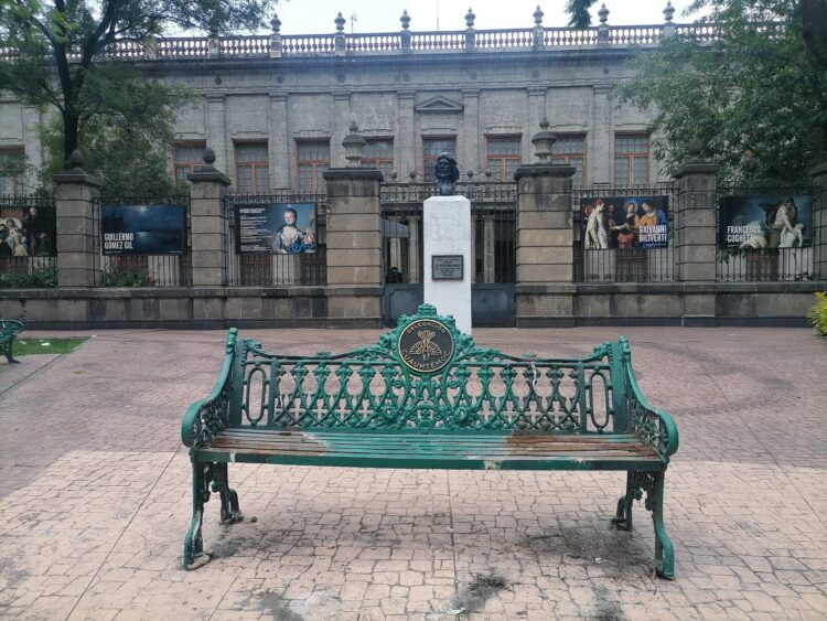 Retiran estatuas de Fidel Castro y el Che Guevara en Cuauhtémoc por solicitud ciudadana, afirma diputada del PAN