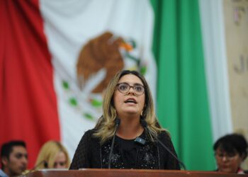 Diputada impulsa reforma para dar identidad jurídica a personas mayores