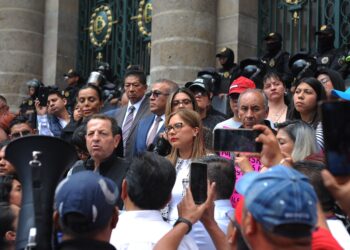 ¡Los Ojos de la Capital!