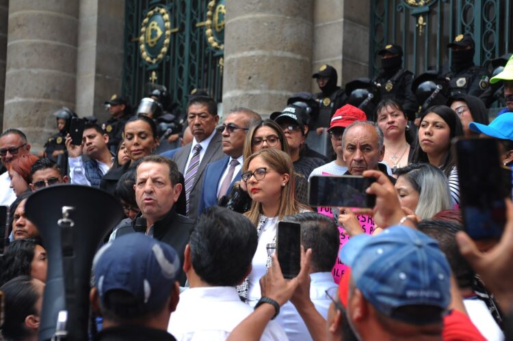 ¡Los Ojos de la Capital!