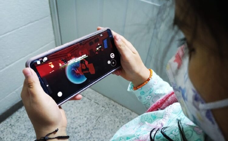 Regularán uso de celulares en escuelas