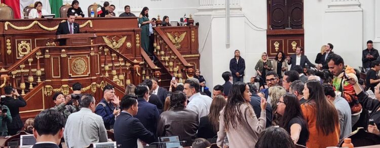 Congreso CDMX aprueba sin debate Ley de Electromovilidad que regula scooters, bicis y motos eléctricas